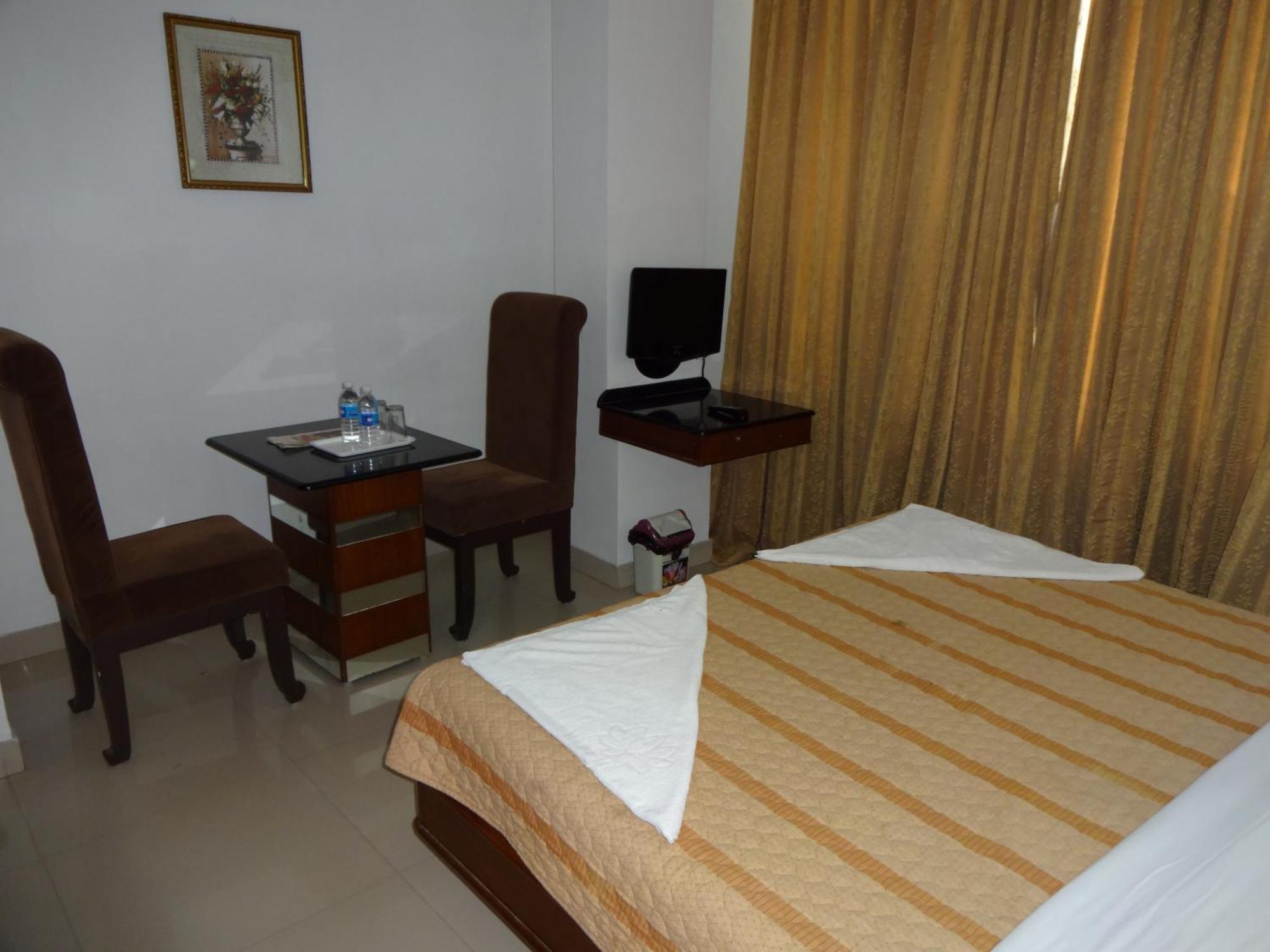Lotus Comfort - A Pondy Hotel Puducherry Exterior foto