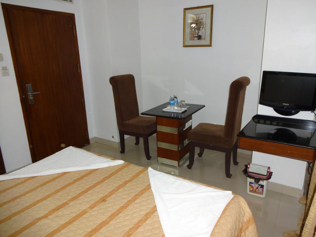 Lotus Comfort - A Pondy Hotel Puducherry Exterior foto